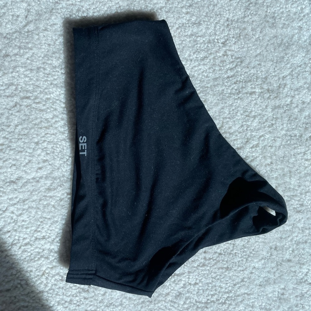 Set active black one shoulder top size small